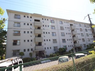 鶴山台第２住宅７号棟（１０１）の物件外観写真